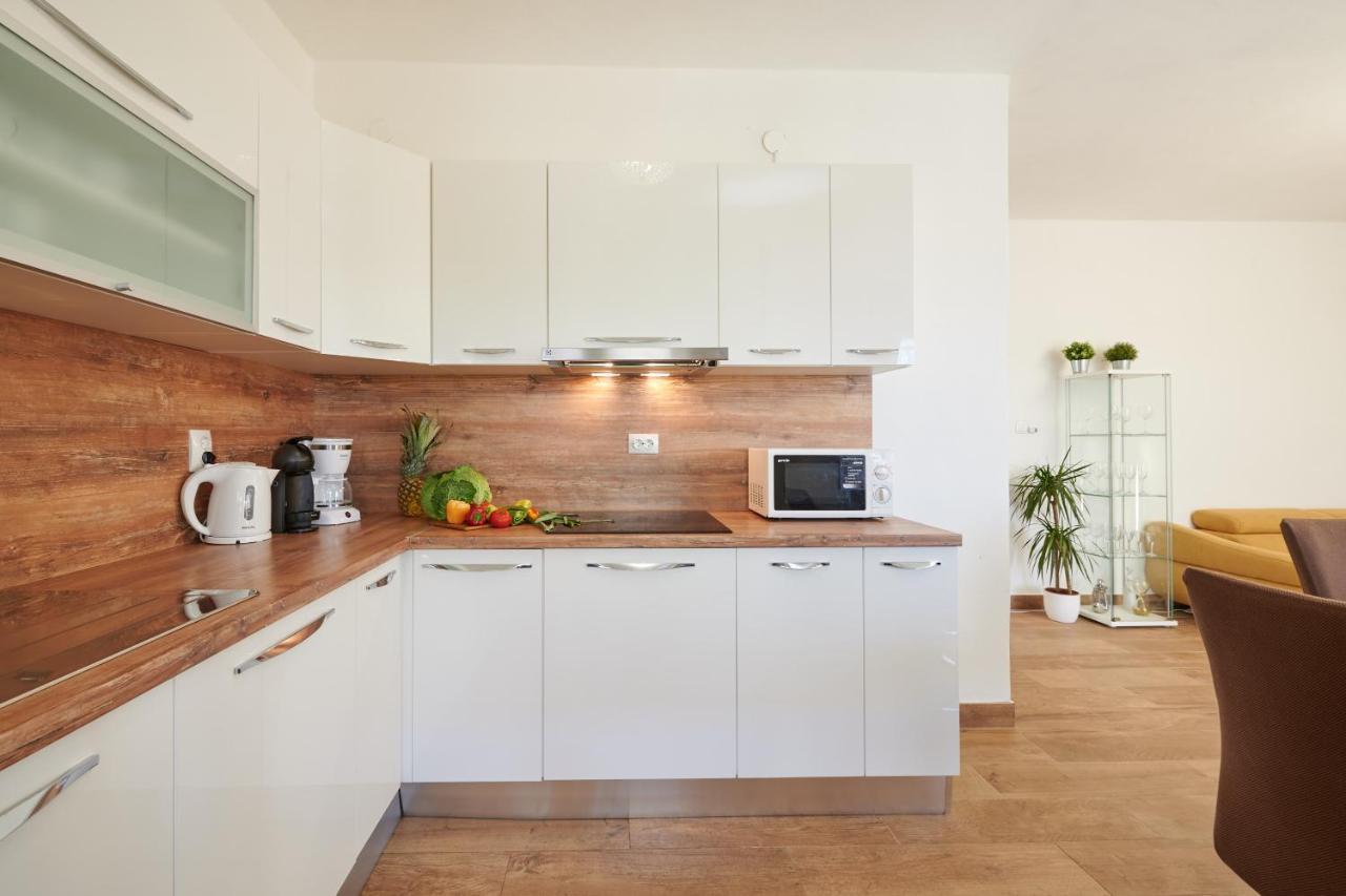 Villa Katja Kastela Luaran gambar